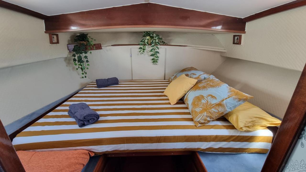 Charming Boat House In Barcelona With Big Terrace And Solarium Ξενοδοχείο Sant Adria de Besos Εξωτερικό φωτογραφία