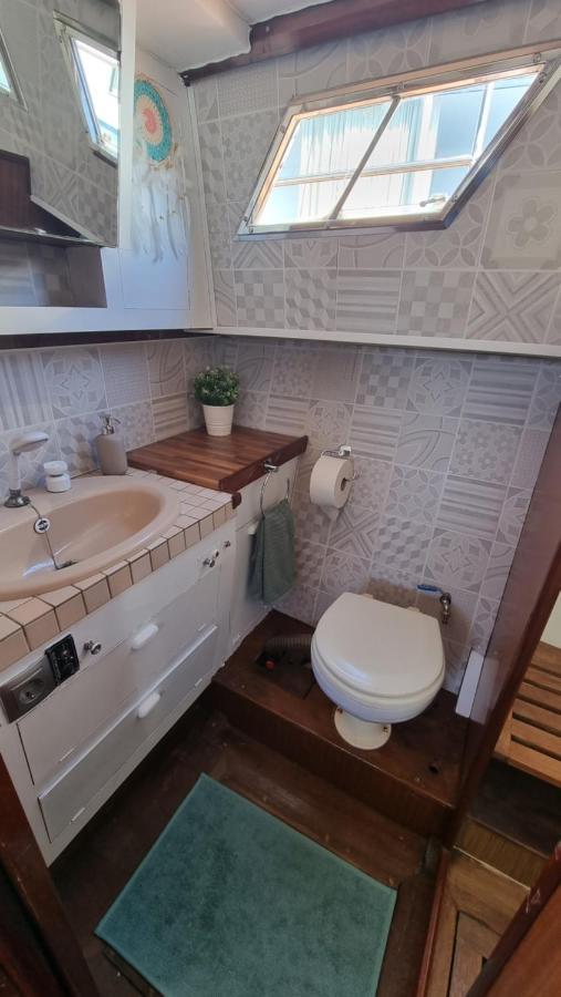 Charming Boat House In Barcelona With Big Terrace And Solarium Ξενοδοχείο Sant Adria de Besos Εξωτερικό φωτογραφία
