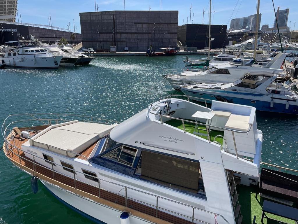 Charming Boat House In Barcelona With Big Terrace And Solarium Ξενοδοχείο Sant Adria de Besos Εξωτερικό φωτογραφία