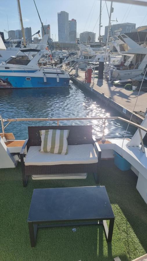 Charming Boat House In Barcelona With Big Terrace And Solarium Ξενοδοχείο Sant Adria de Besos Εξωτερικό φωτογραφία