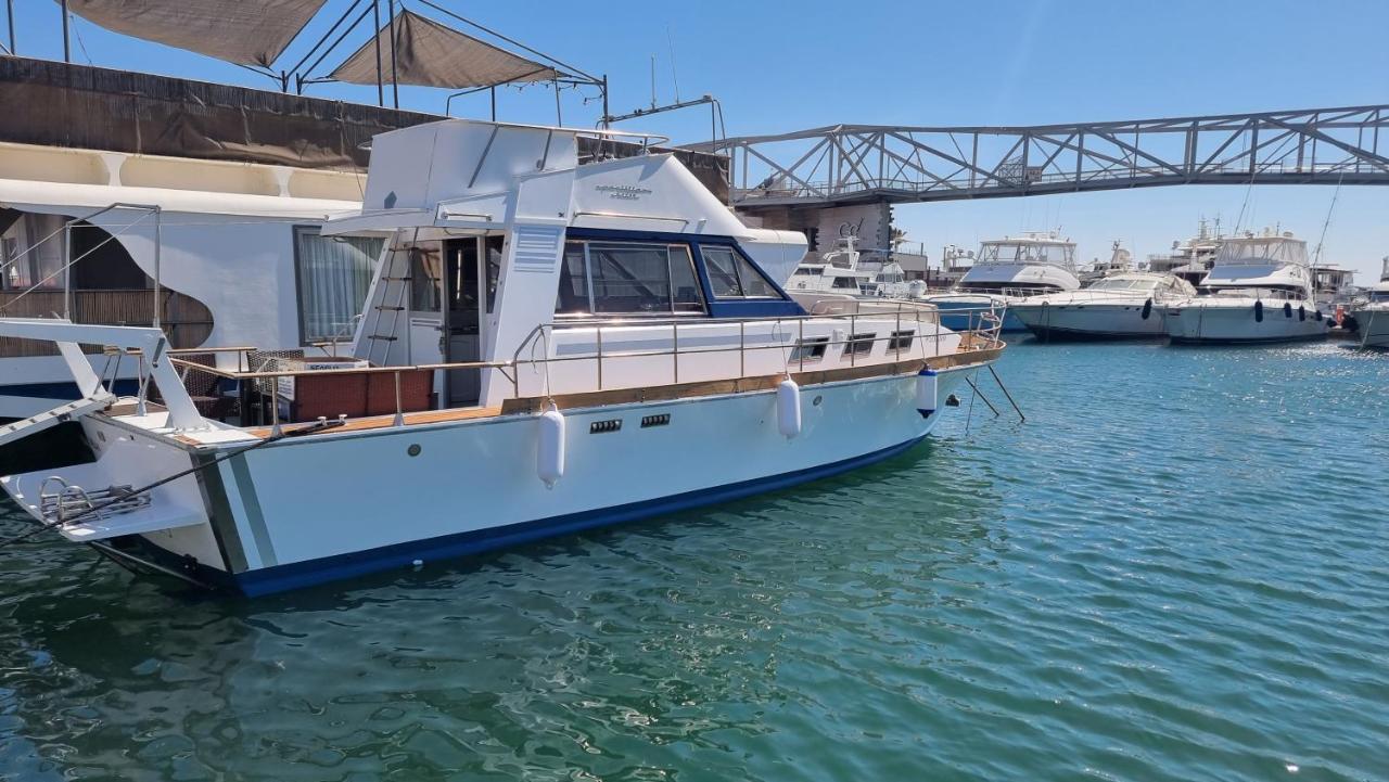 Charming Boat House In Barcelona With Big Terrace And Solarium Ξενοδοχείο Sant Adria de Besos Εξωτερικό φωτογραφία